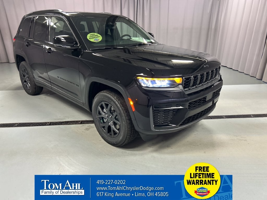 2027 Jeep Grand Cherokee LAREDO ALTITUDE 4X4