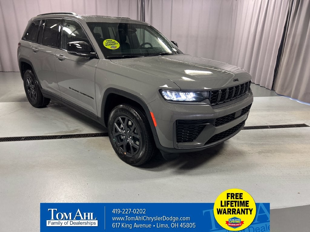 2027 Jeep Grand Cherokee LAREDO ALTITUDE 4X4