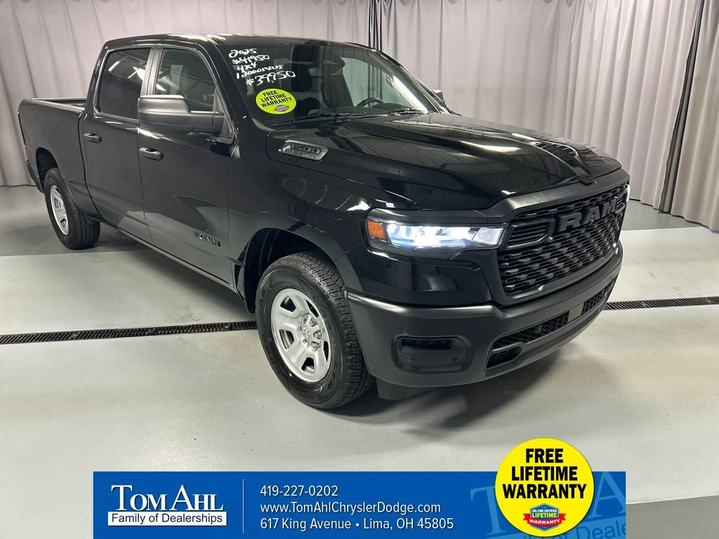 2025 RAM 1500 Tradesman Crew Cab 4x4 6'4' Box